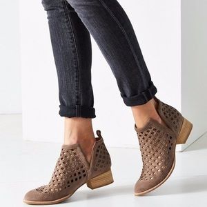 Jeffrey Campbell Taggart Booties